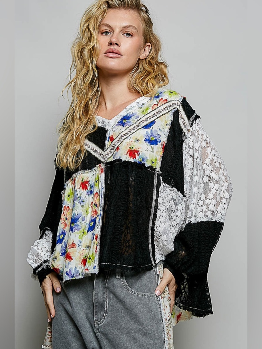 New POL Floral Patchwork Lace V-Neck Women's Top in Black and White